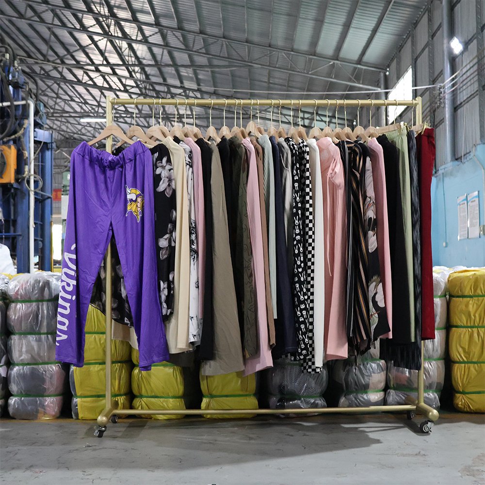 Ready to ship second hand clothing used clothes mixed reasonable wholesale price mixed package branded cloth