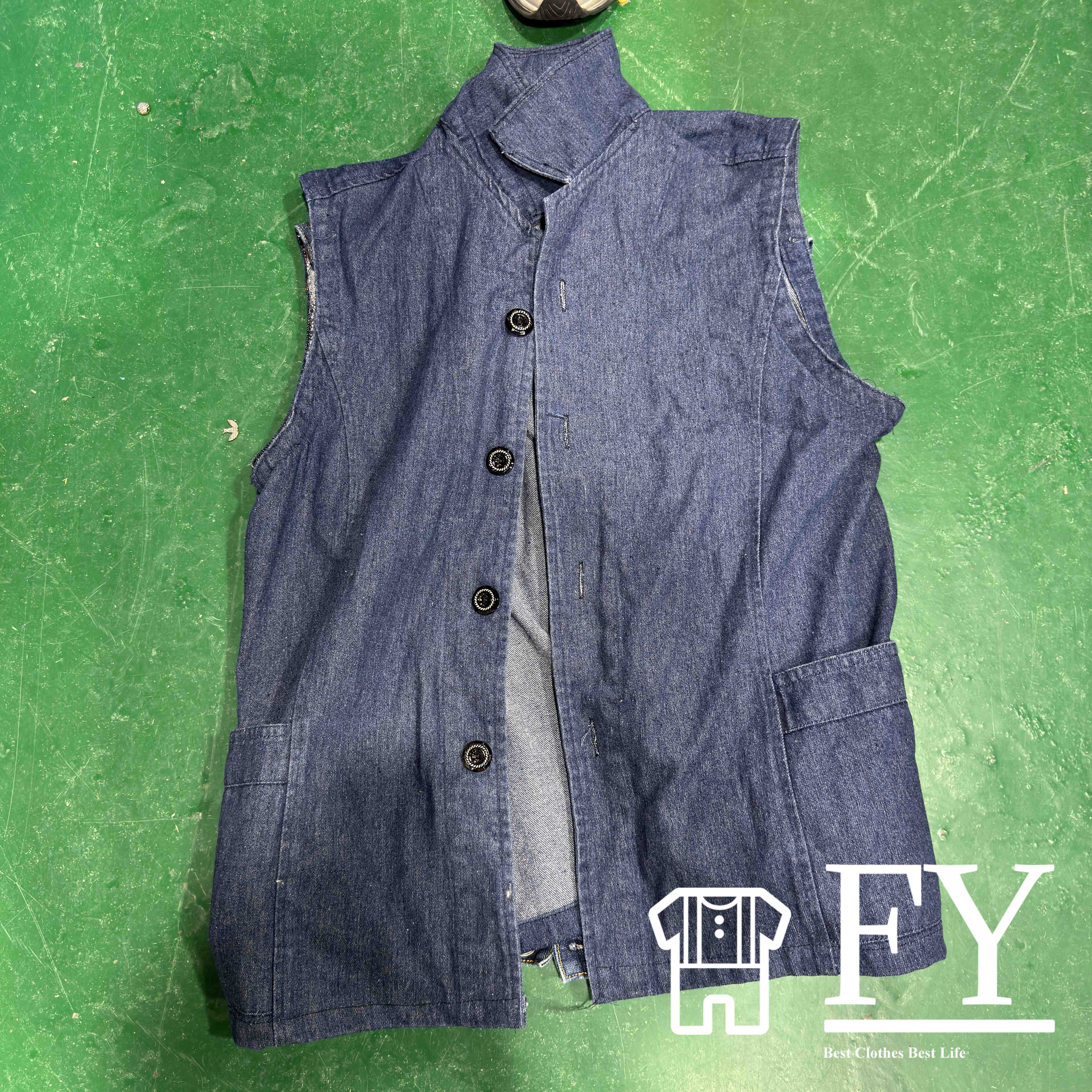 FengYang Used Clothes Sleeveless Denim Jacket Blue Short Jeans Coats For Ladies Men Thrifting Online Used Clothing Wholesale