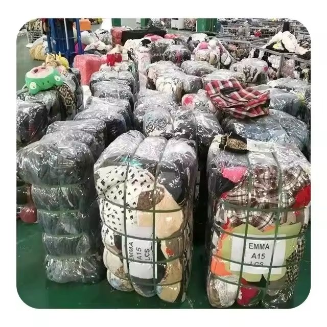 sili Stock Clothing Lot High Quality Mixed Material Men's Twill Bermuda Shorts Cheap Wholesale