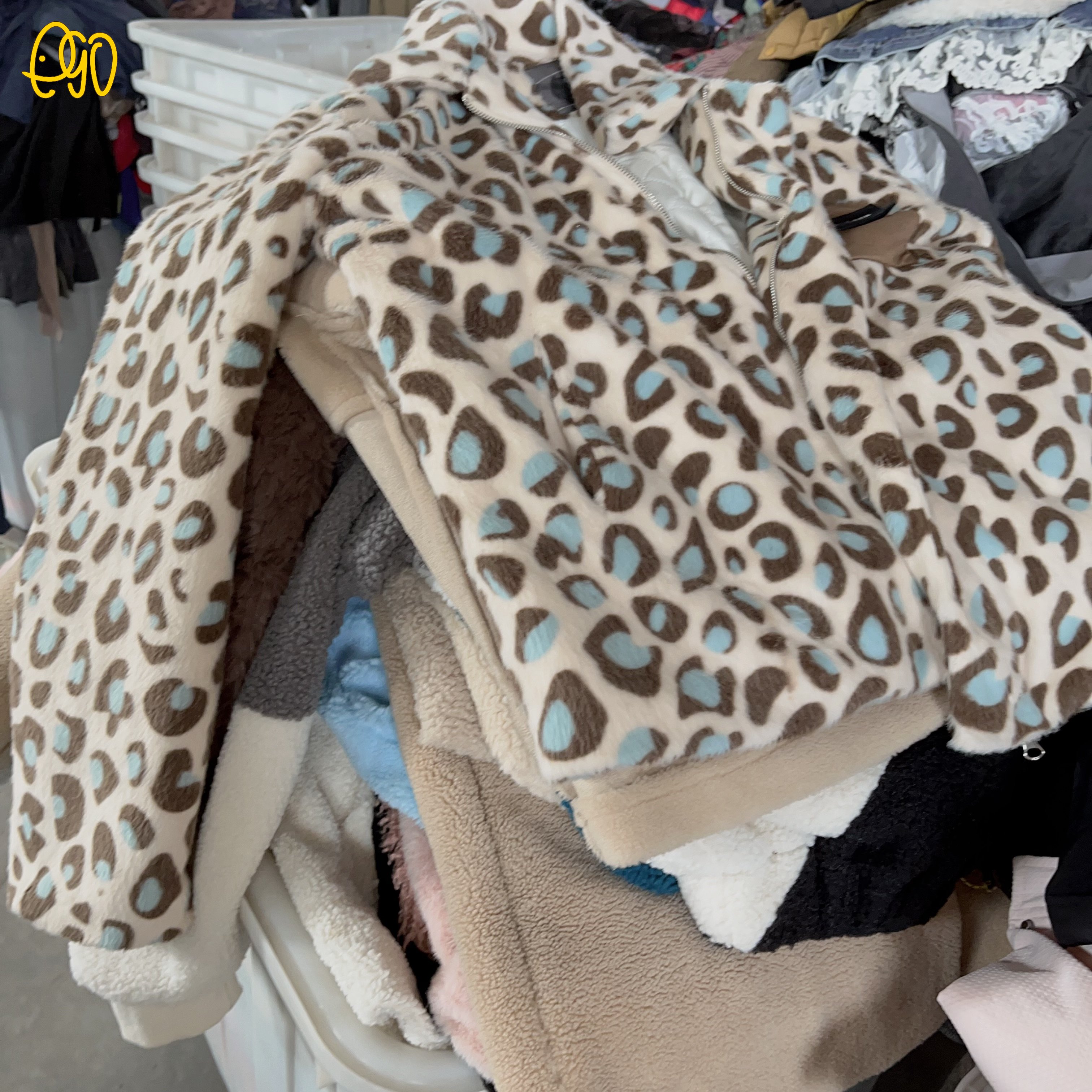 Fashion Casual Used Wool Fur Coat Used Clothes In Bulk For Ladies Used Clothing Bales