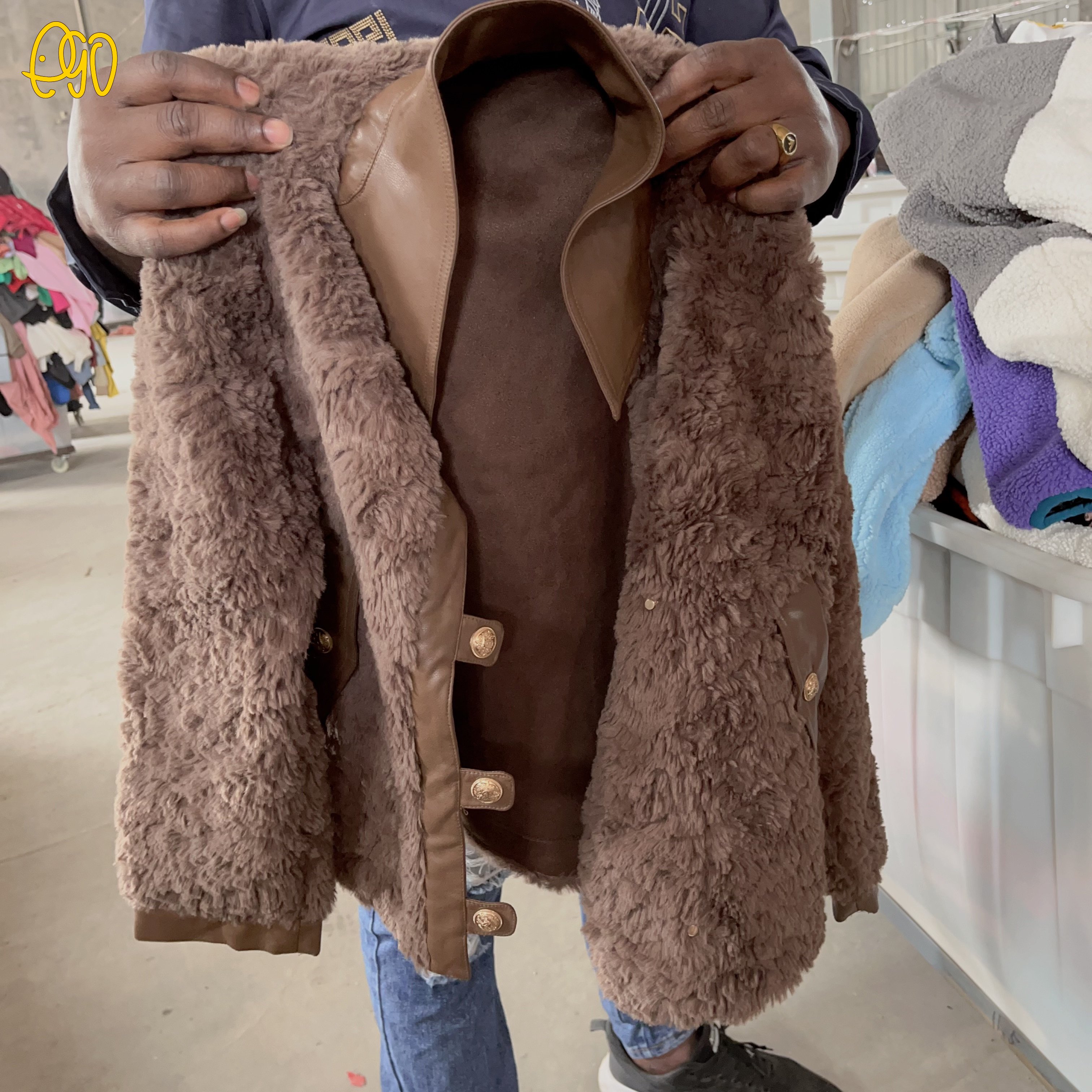 Fashion Casual Used Wool Fur Coat Used Clothes In Bulk For Ladies Used Clothing Bales