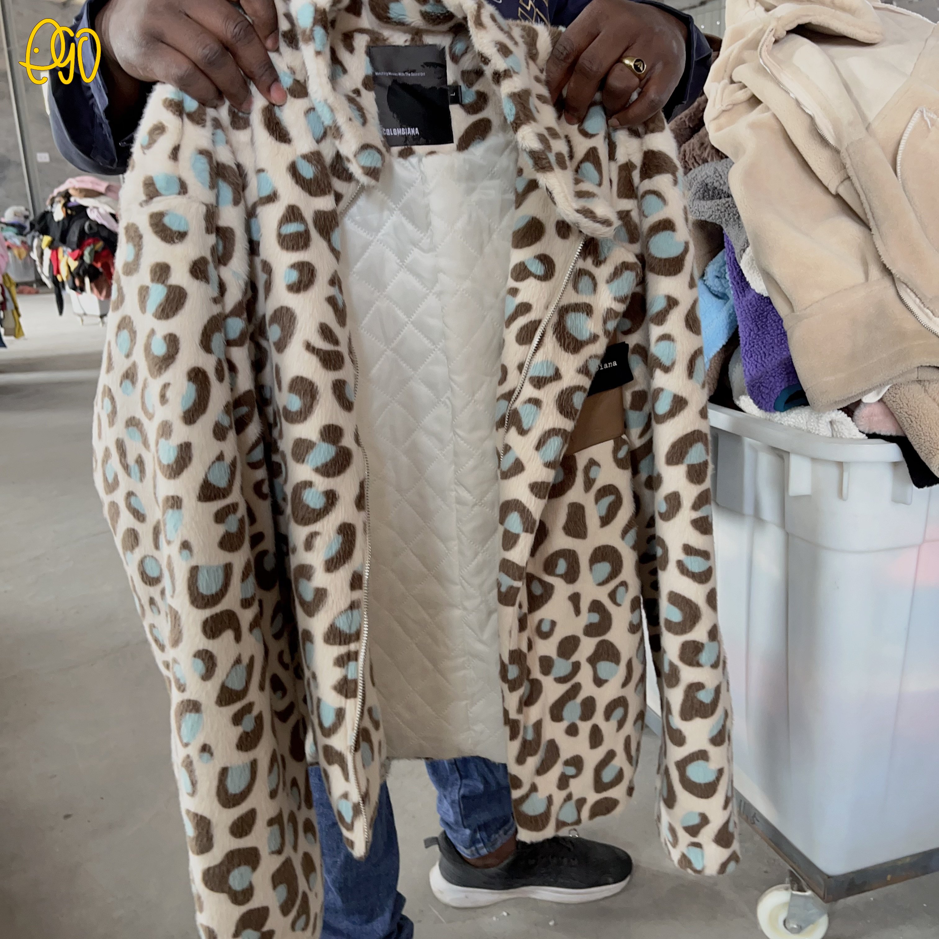 Fashion Casual Used Wool Fur Coat Used Clothes In Bulk For Ladies Used Clothing Bales