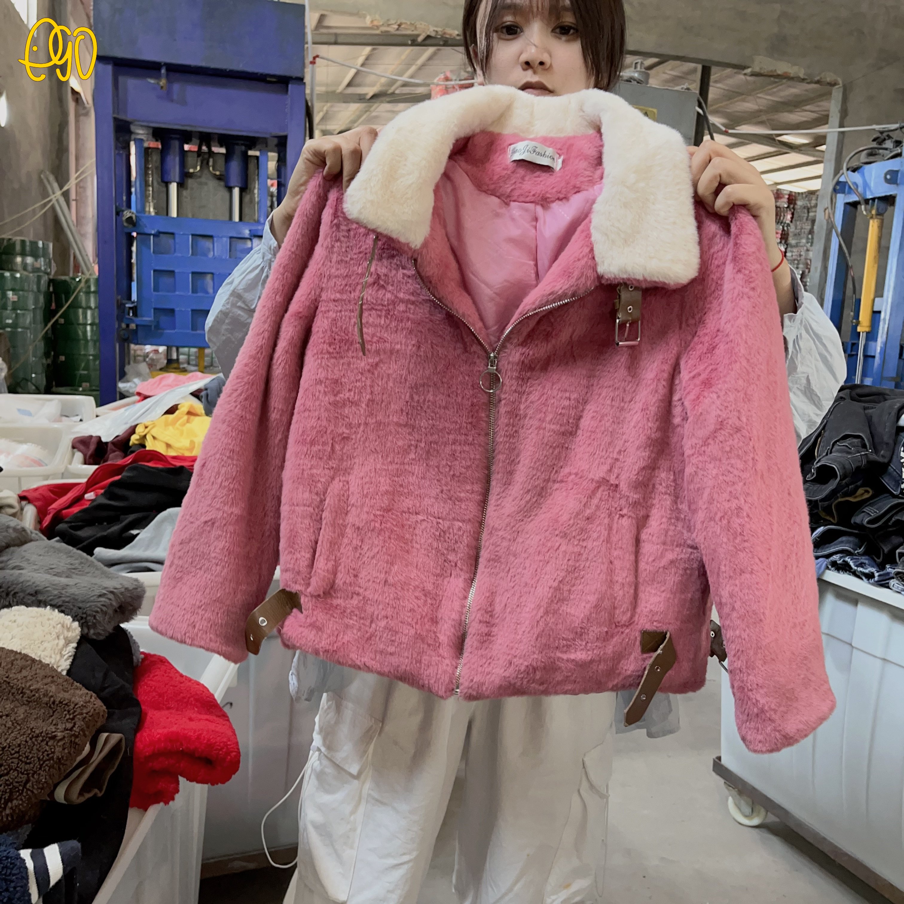 Fashion Casual Used Wool Fur Coat Used Clothes In Bulk For Ladies Used Clothing Bales