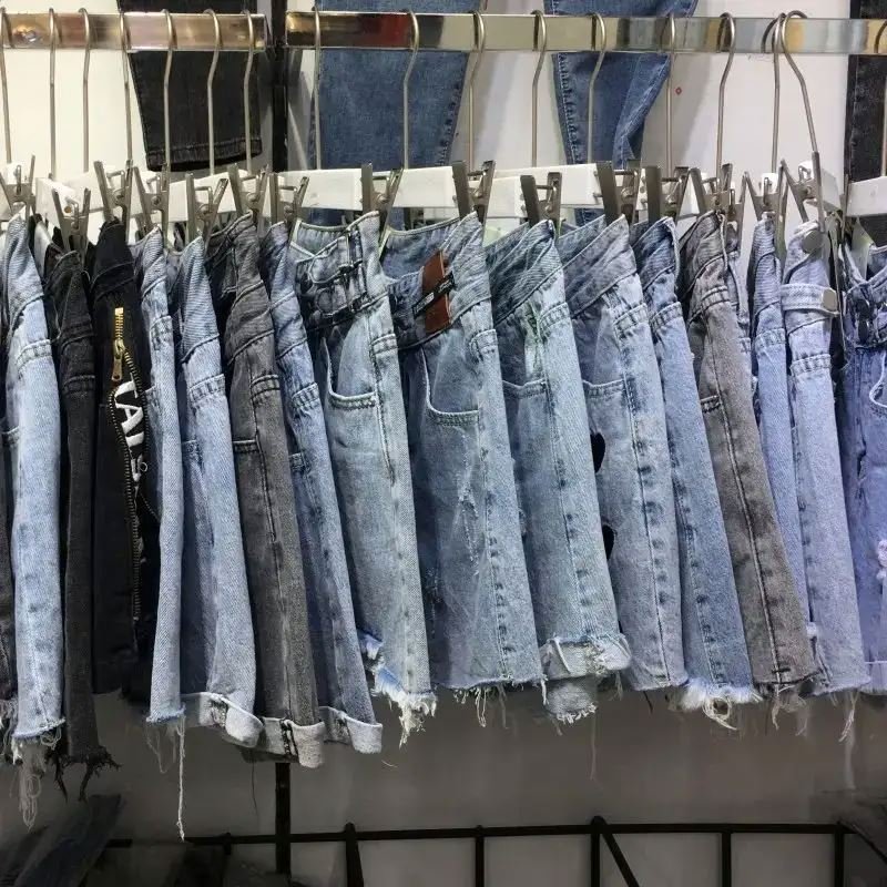 Stocked Denim shorts Factory Wholesale Mixed Packaging Sale Men And Women Jeans New Clothes