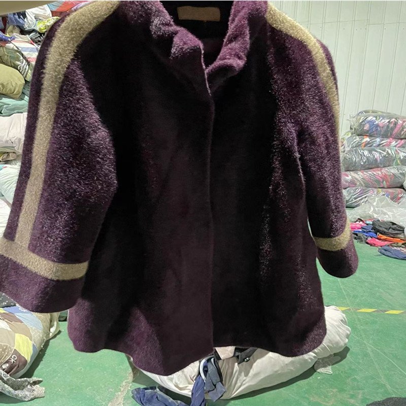 container wholesale apparel stock factory price top quality used clothes for women men kid mixed bales for sale