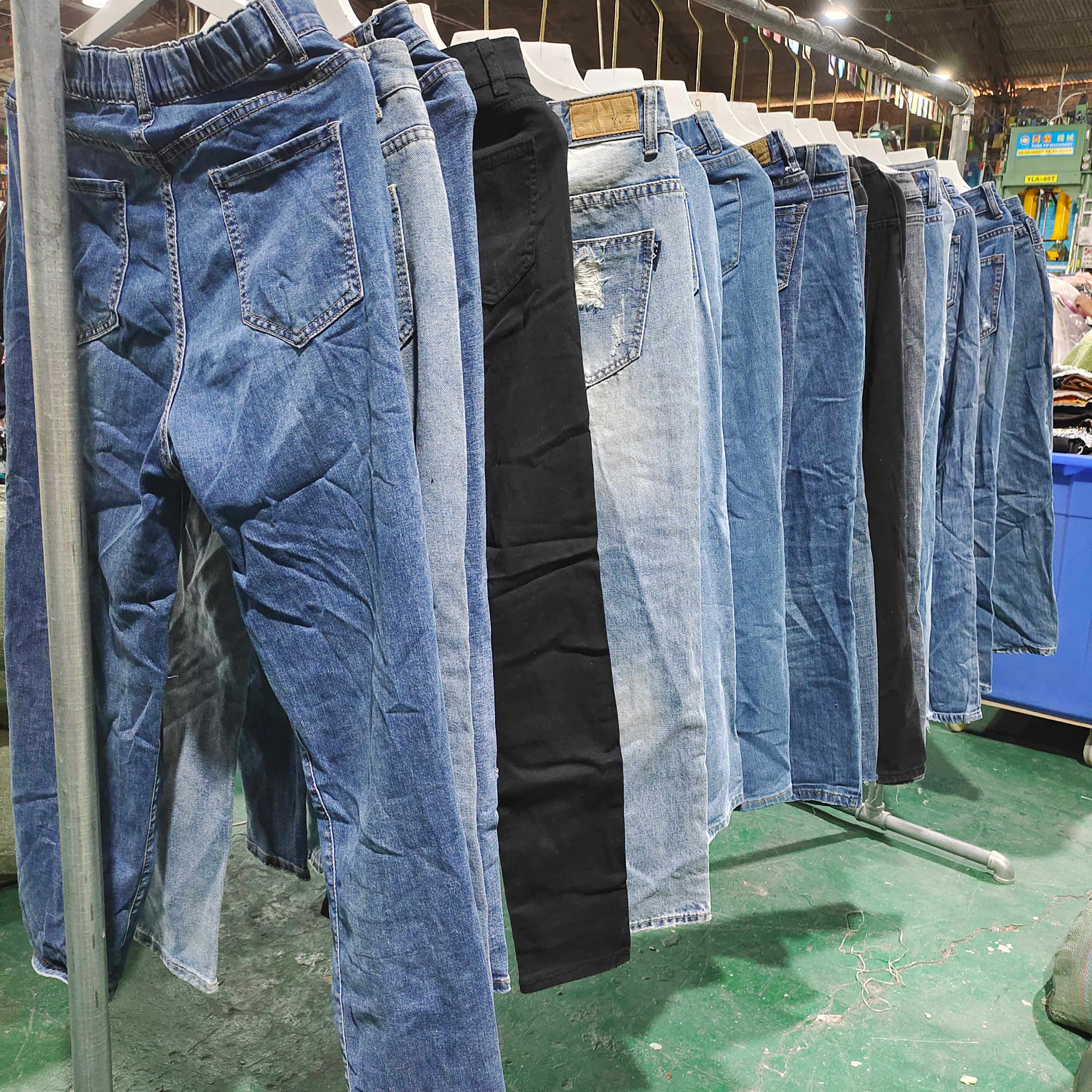 Wholesale of cheap jeans bundles for women's second-hand jeans used clothes bales