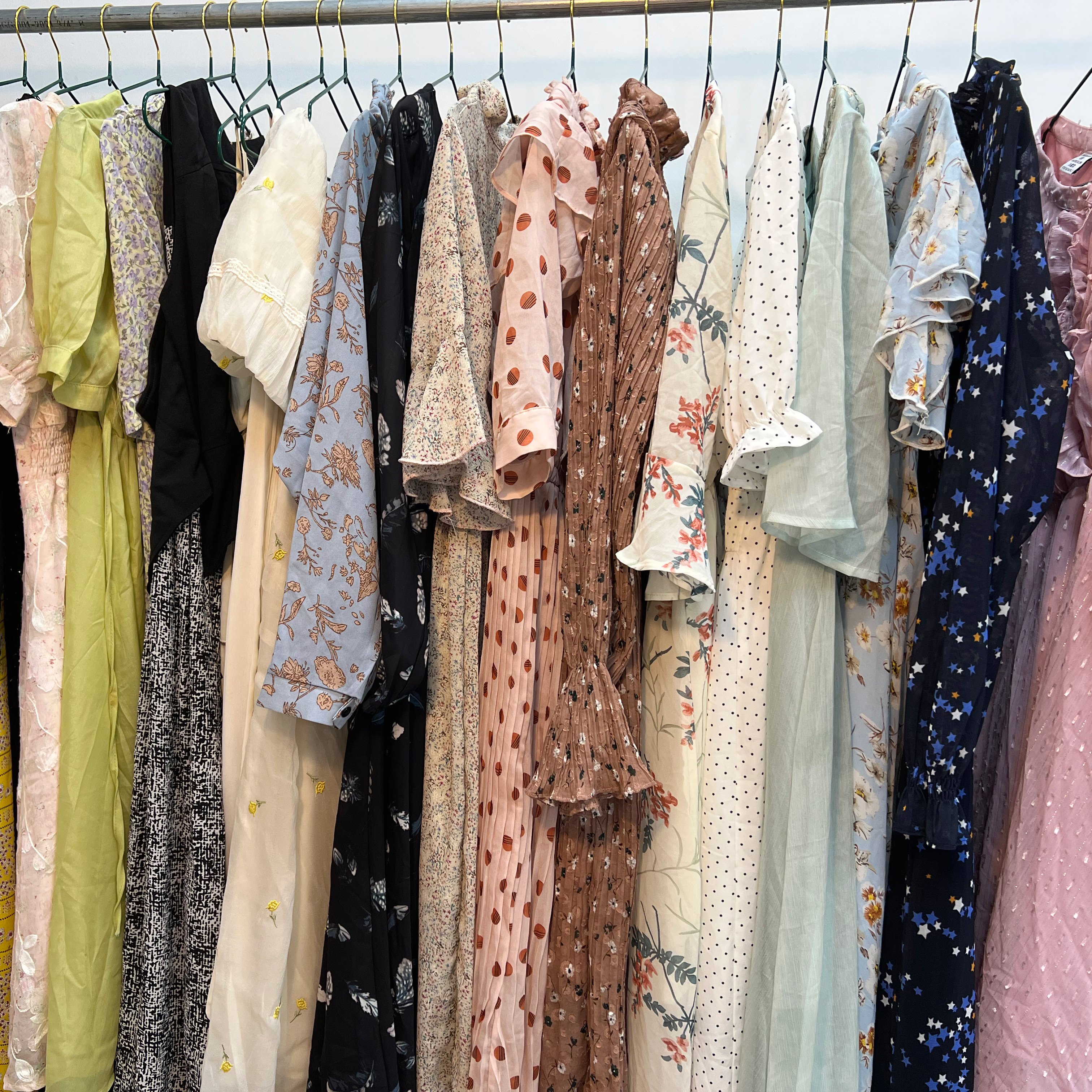 used summer clothes second hand silk long dress 50kg used clothes in bales silk dress mix sizes and colors