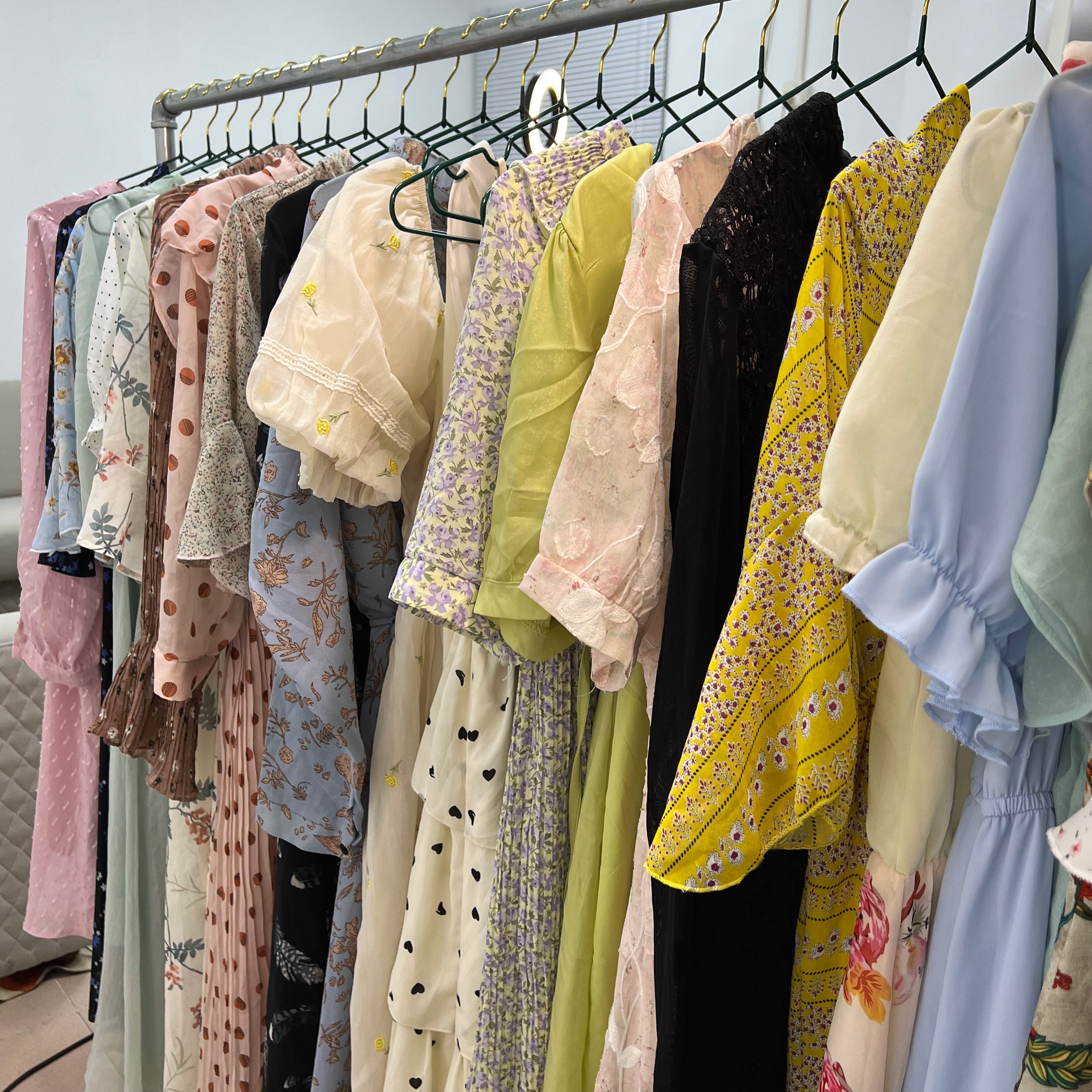 used summer clothes second hand silk long dress 50kg used clothes in bales silk dress mix sizes and colors