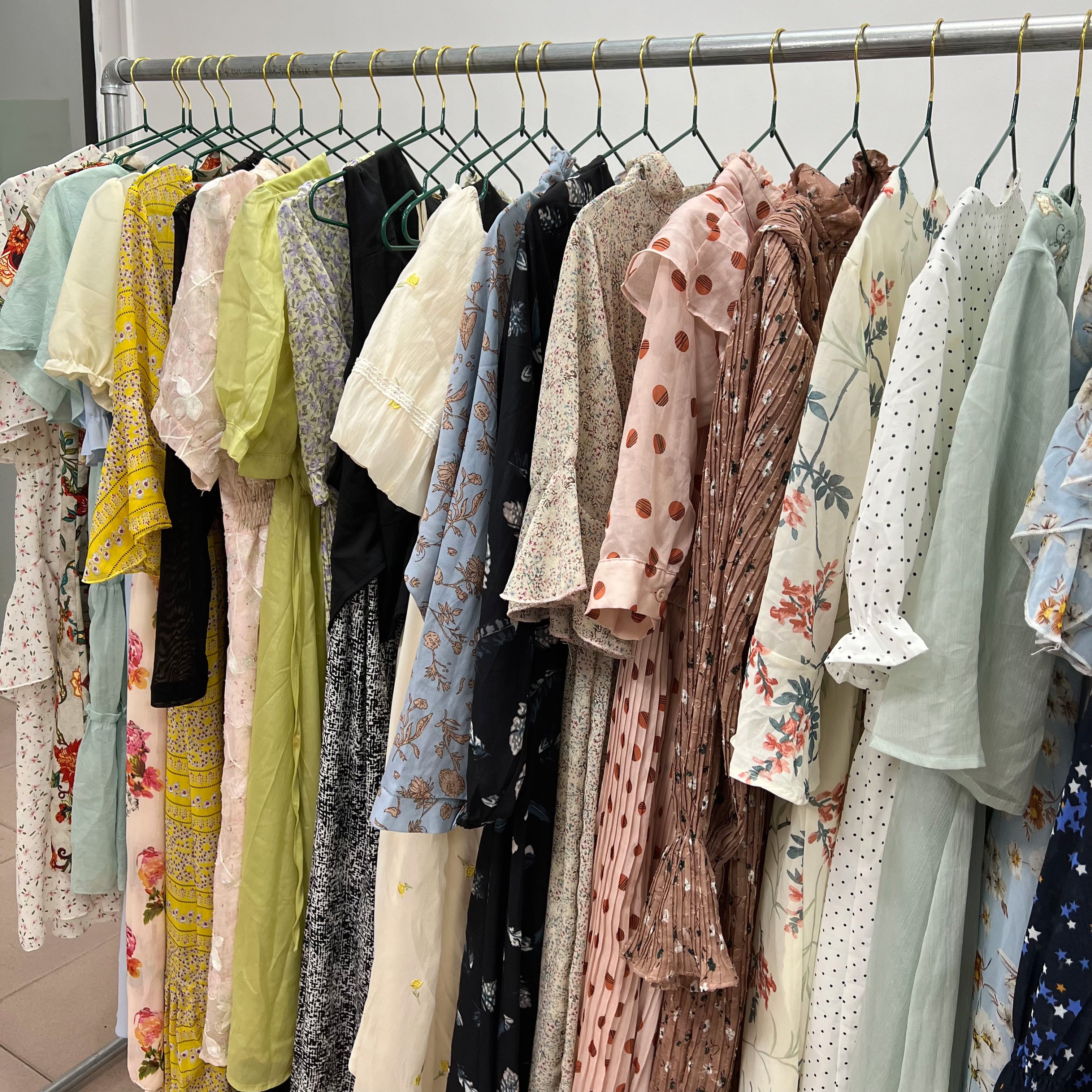 used summer clothes second hand silk long dress 50kg used clothes in bales silk dress mix sizes and colors
