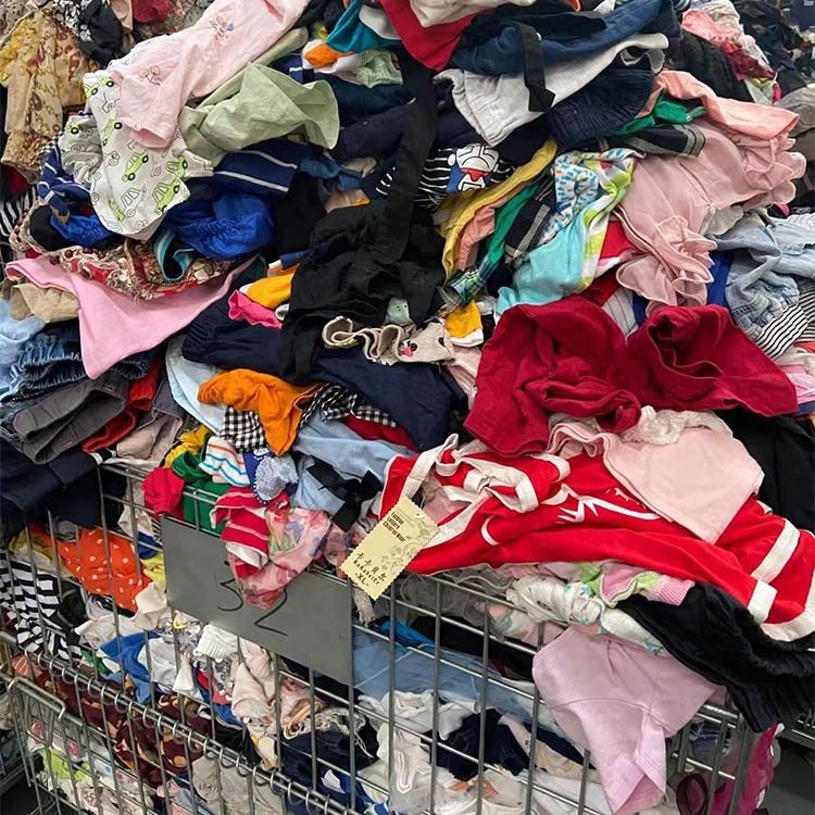 Sell door to door women sort mixed hoodi lady bale summer used clothes second hand bales for Dubi
