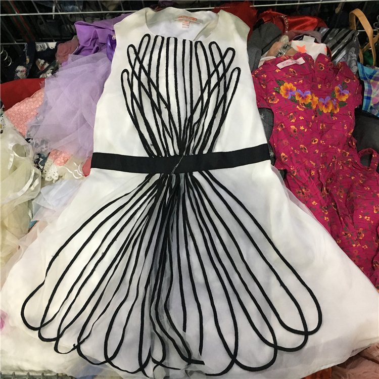 shining summer wholesale African market used clothes and used bags in 90kg bale for sale