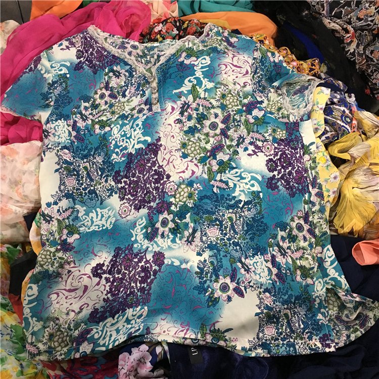 shining summer wholesale African market used clothes and used bags in 90kg bale for sale