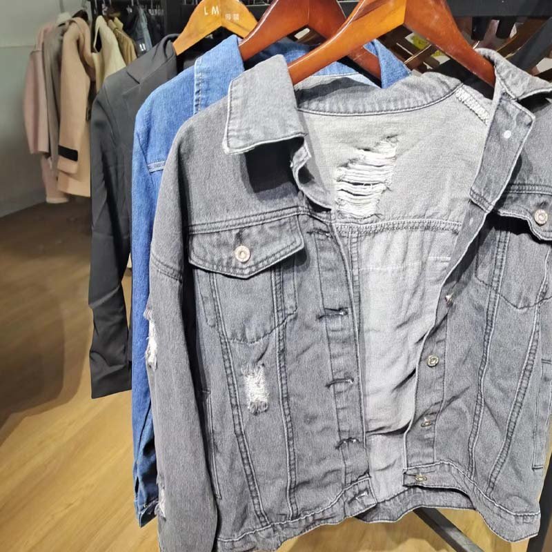 Brand Women's Mix Style Stock Dresses T-shirts Small Shirts Pants Skirts Used Clothes