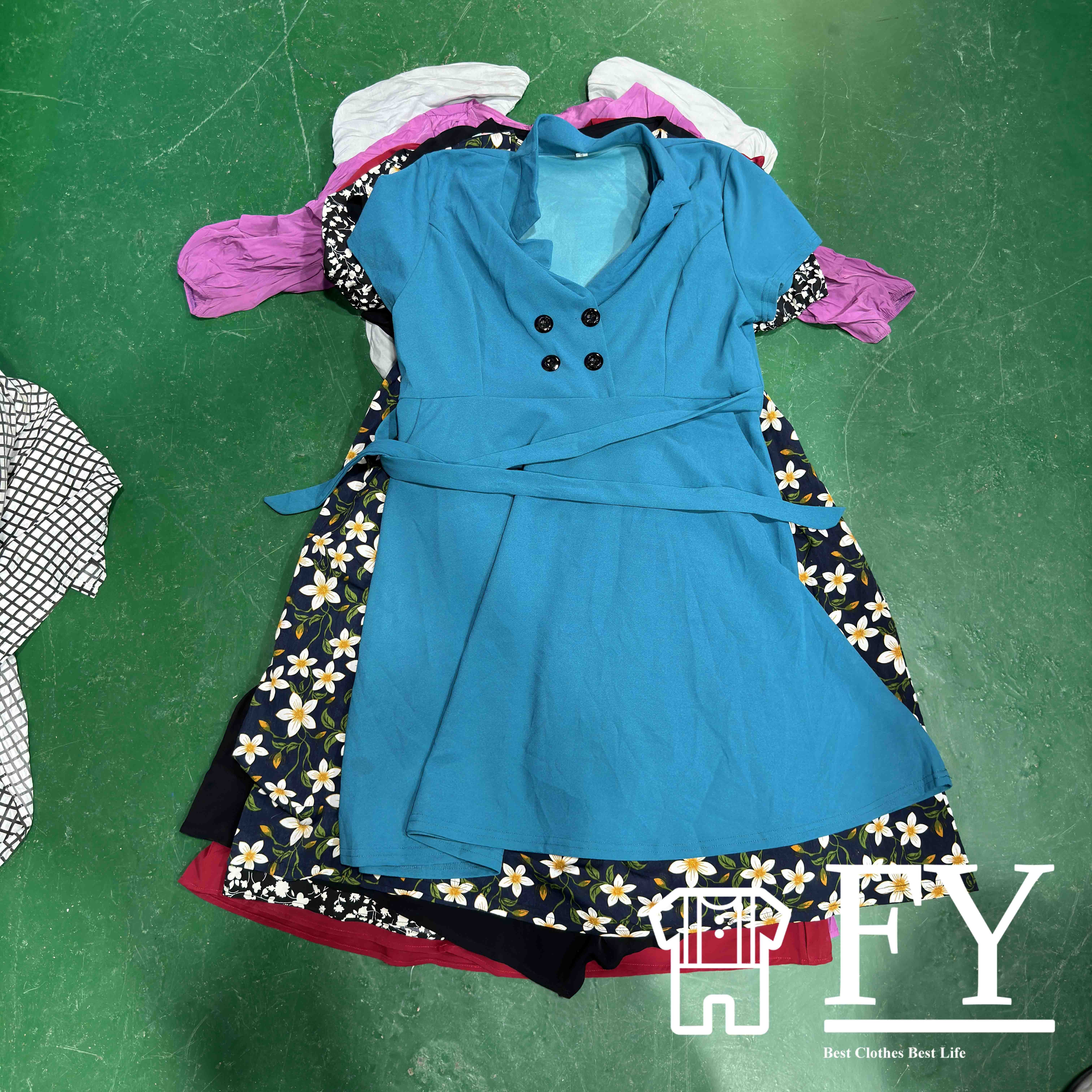 FengYang Used Clothes Bales Cotton Dress for Women Girl Adult Sort A Ukay Clothes Second-hand Long Dress Clothes Factory Outlet