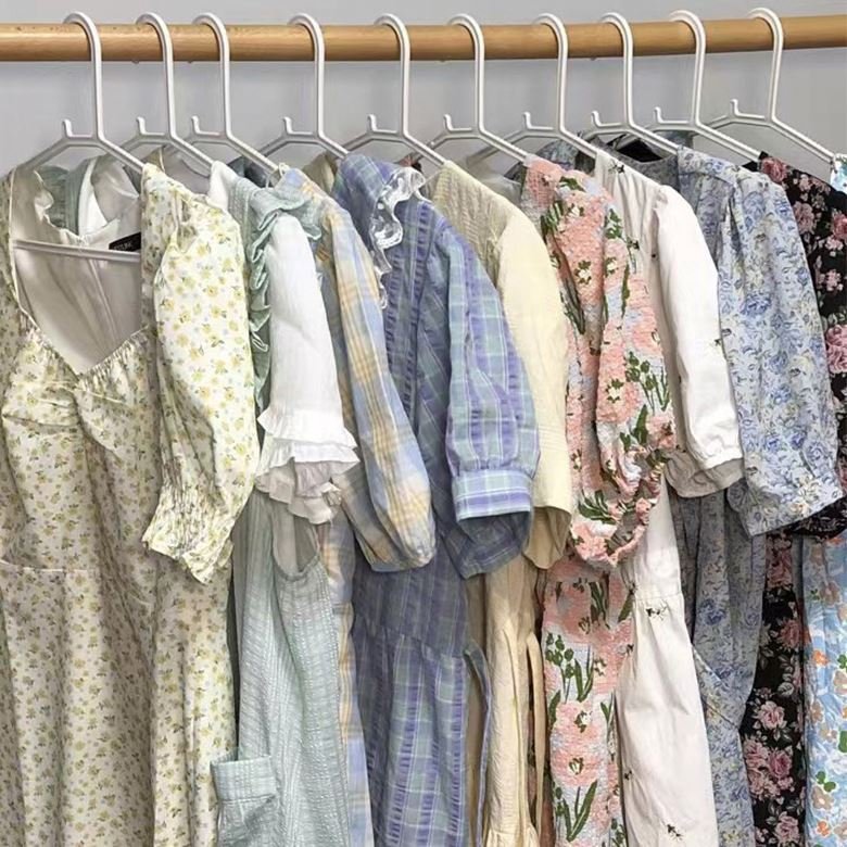 2023 Wholesale Summer New French Strap Dress Brand Clothes Women's Used Inventory Clothing