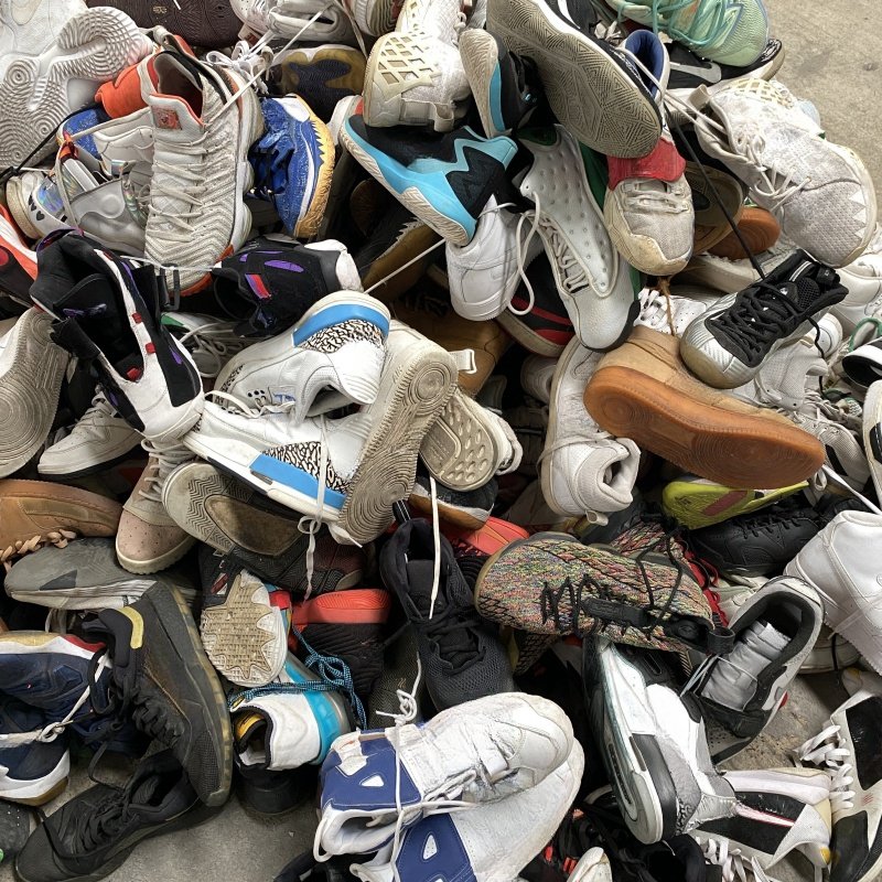 International and Chinese brand used basketball shoes bundle for men Branded Second Hand Men Football Shoes In Bales