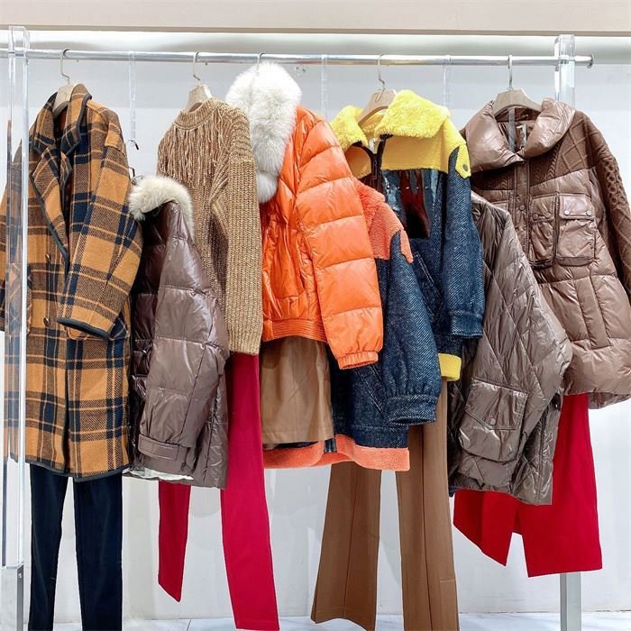 Autumn and winter discount used women's down jacket coat tail goods high-end fashion coat special clearance wholesale