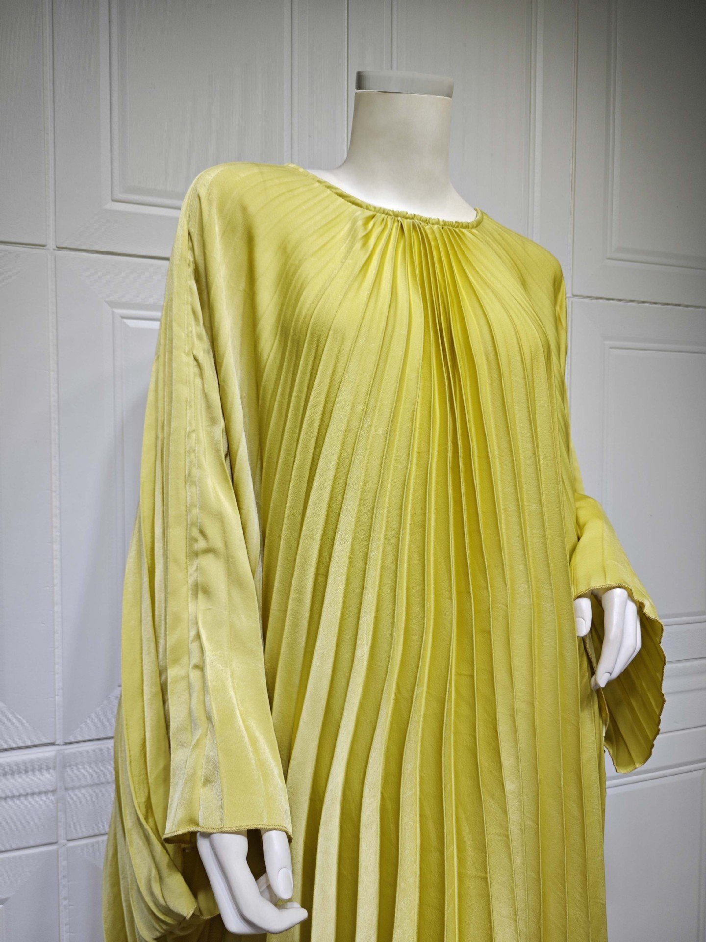 2024 Arab Dubai Muslim fashion street abaya pullover pleated robe big plus-size dress