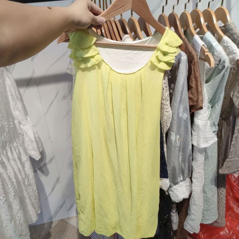 Mixed Style Dress Brand Discount Women's Clothing Stock Apparel Wholesale Cheap Used Clothes