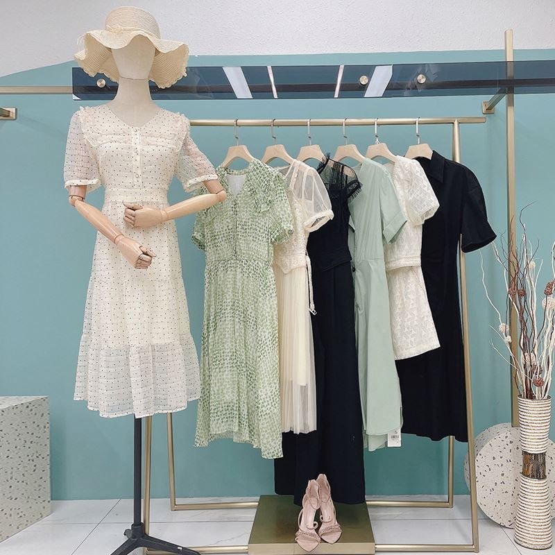 Discounted dresses for women's clothing brands Wholesale street stalls Clothes inventory second-hand women's clothing inventory