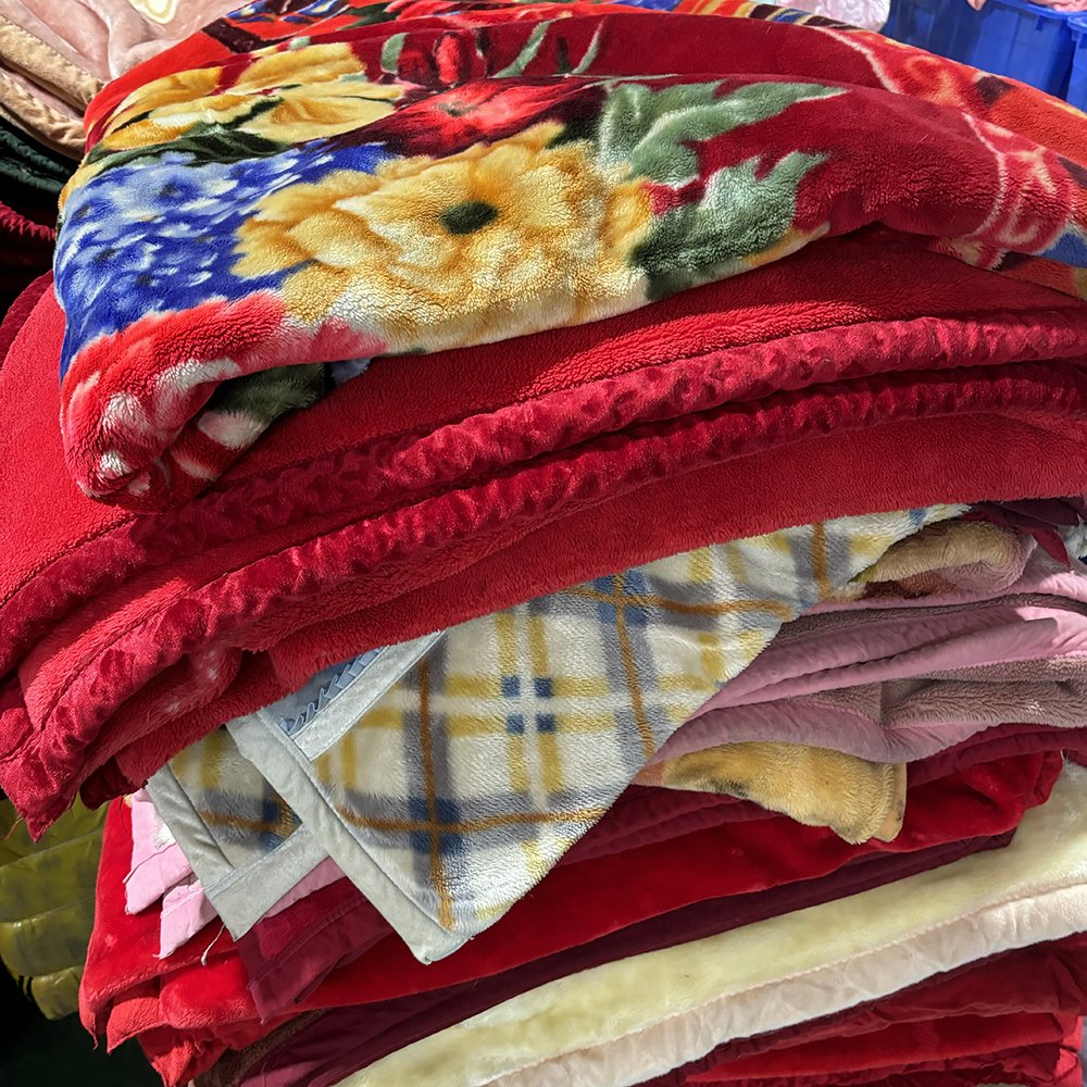 Wholesale Super Soft Korean Style Used Heavy Blanket Plush Soft Warm 2 Ply Print Bed Blanket Winter Second Hand Blanket