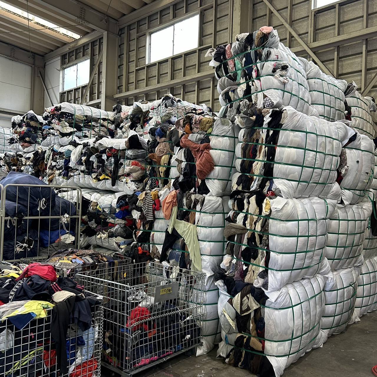 container Premium Wholesale Branded High Quality Bulks Men Women container bale Exporters used clothes Japan Used Clothing