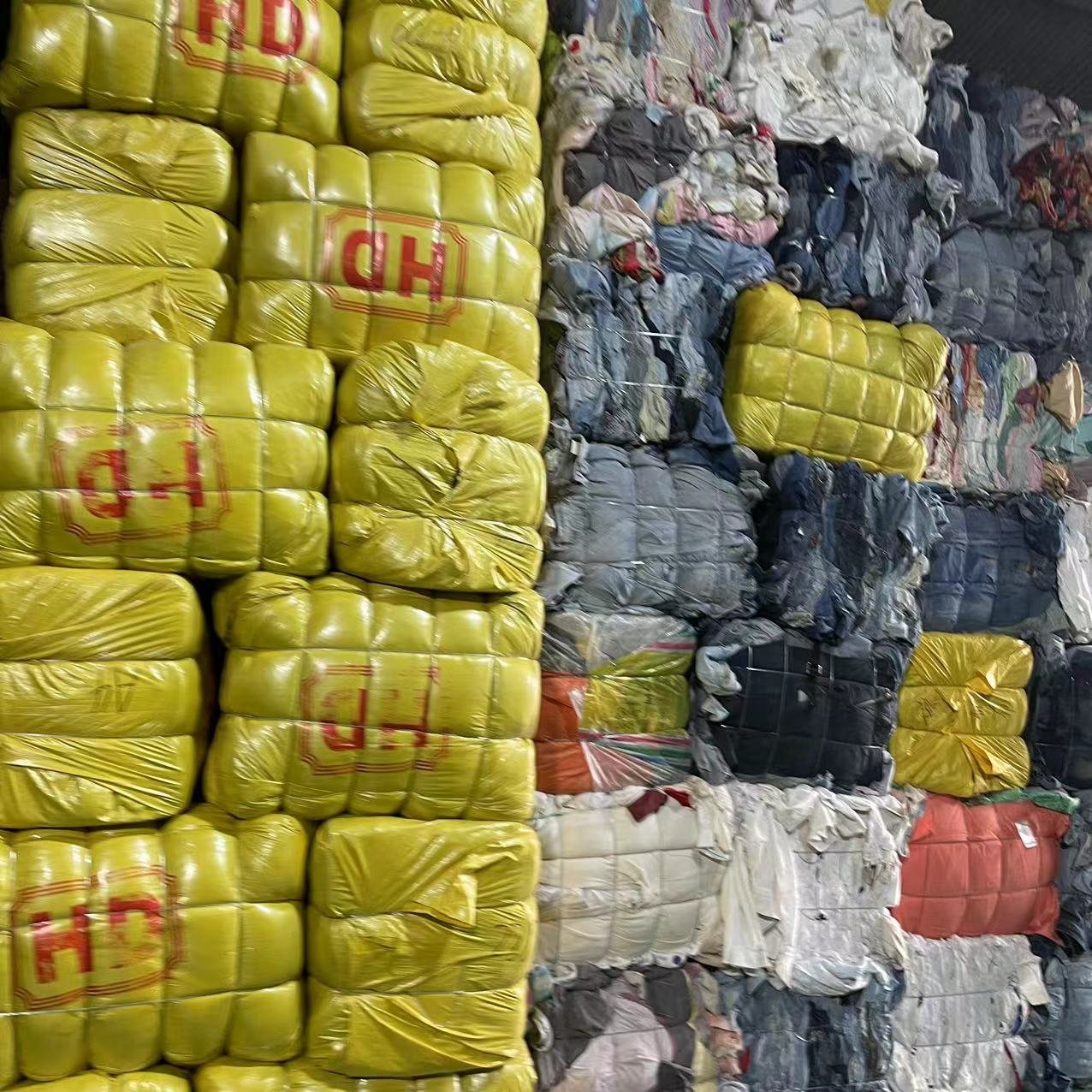 Men's and women's clothing second-hand clothing for sale 45kg/65kg/80kg/100kg packaging, wholesale of used clothes