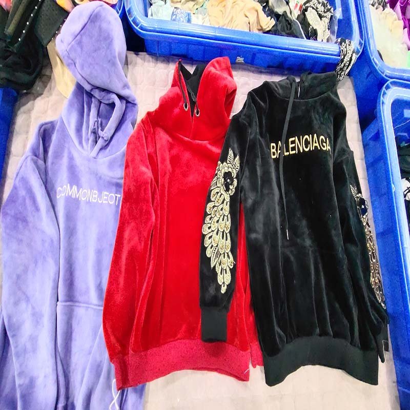 Golden Velvet Sports Men's Fashion Wholesale Slim fit for women Winter Season Casual Sports suits second hand