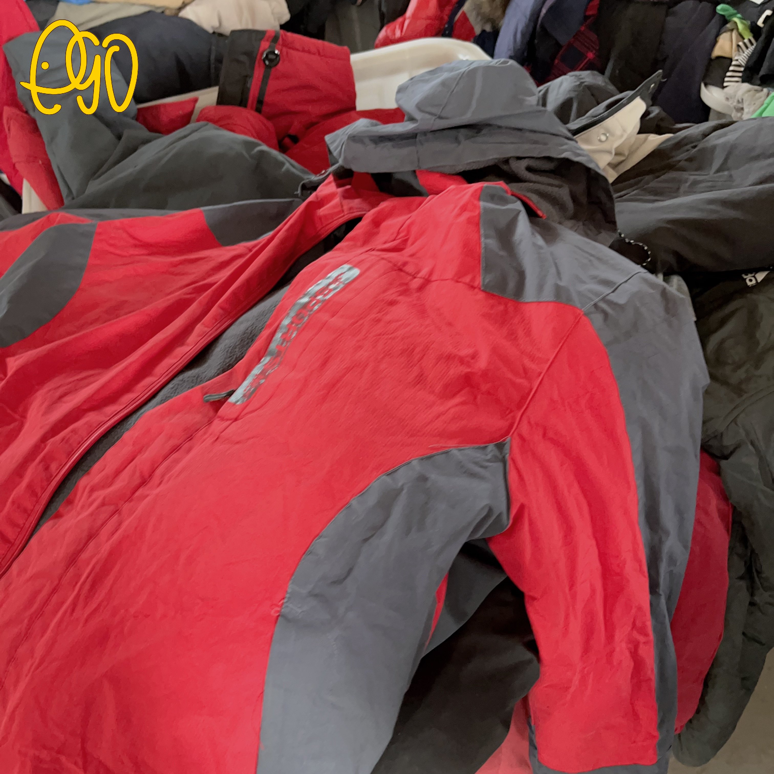 Branded Hooded Jacket Vintage Winter Clothing Thrift Clothes A Grade Used Winter Clothes For Bales