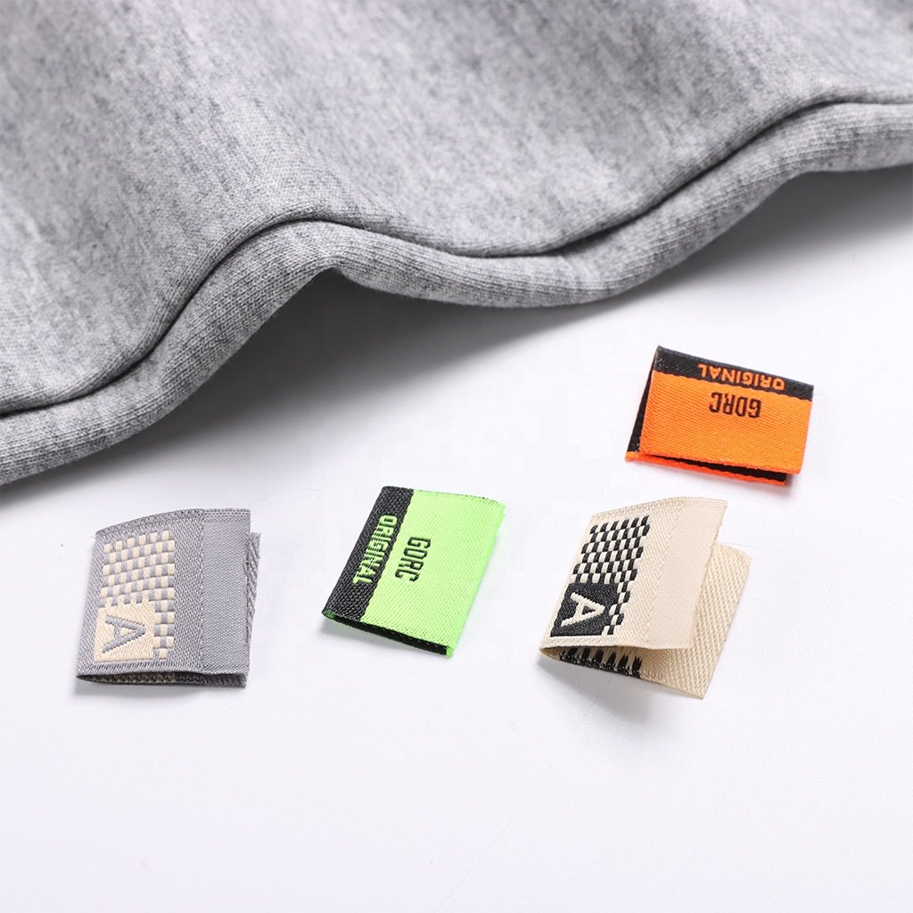Factory Custom Polyester Brand Custom Color 100 Pcs Center Fold Clothes Woven Garment Label Neck Tag Clothing Labels