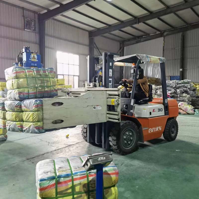 Factory Wholesale Top Quality summer Thin jeans men second hand clothing Stock clothes used clothes