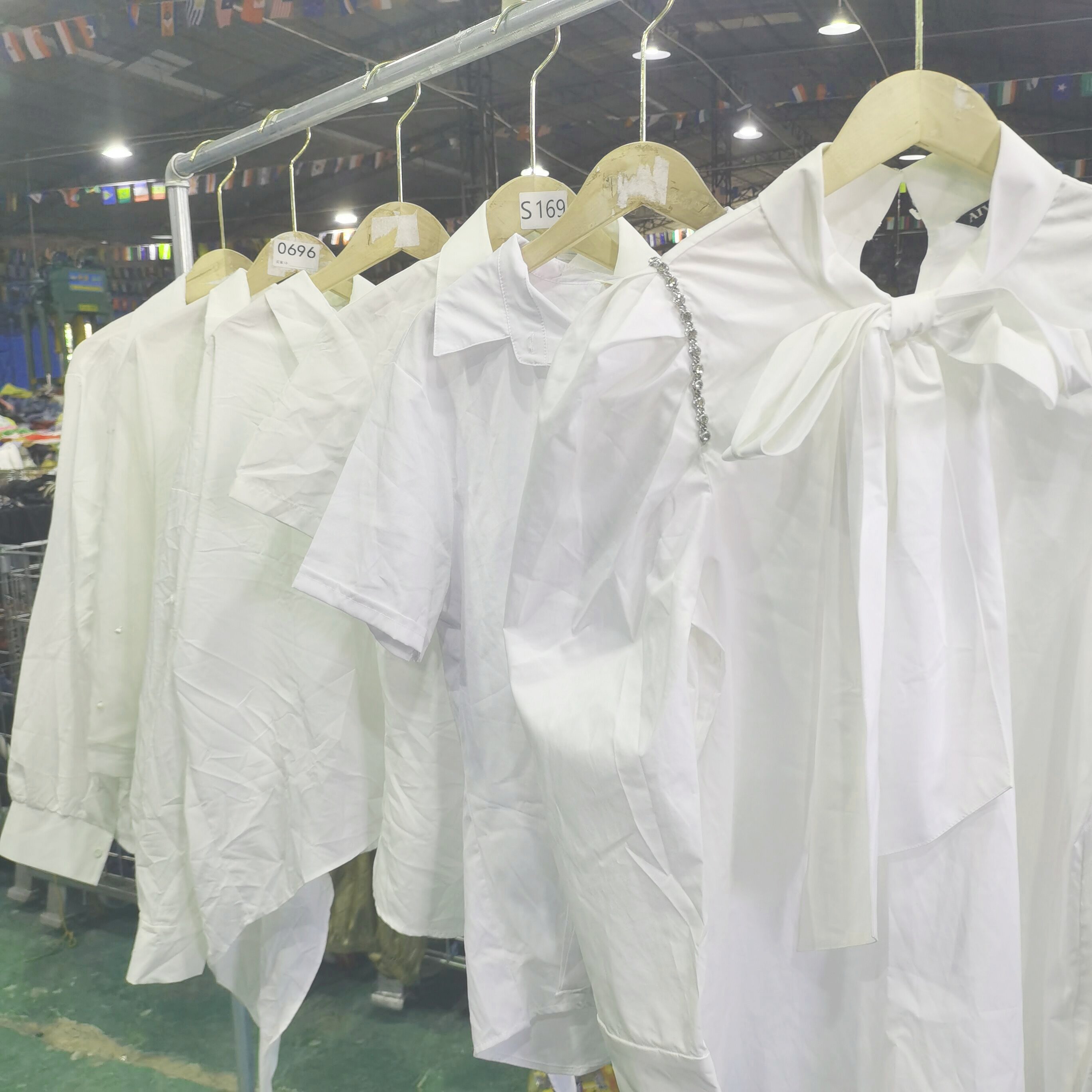 A+ Used Bales Women Clothes Wide Leg Jeans Bale Thrift White Cotton Jacket Summer Tops Long T-shirts