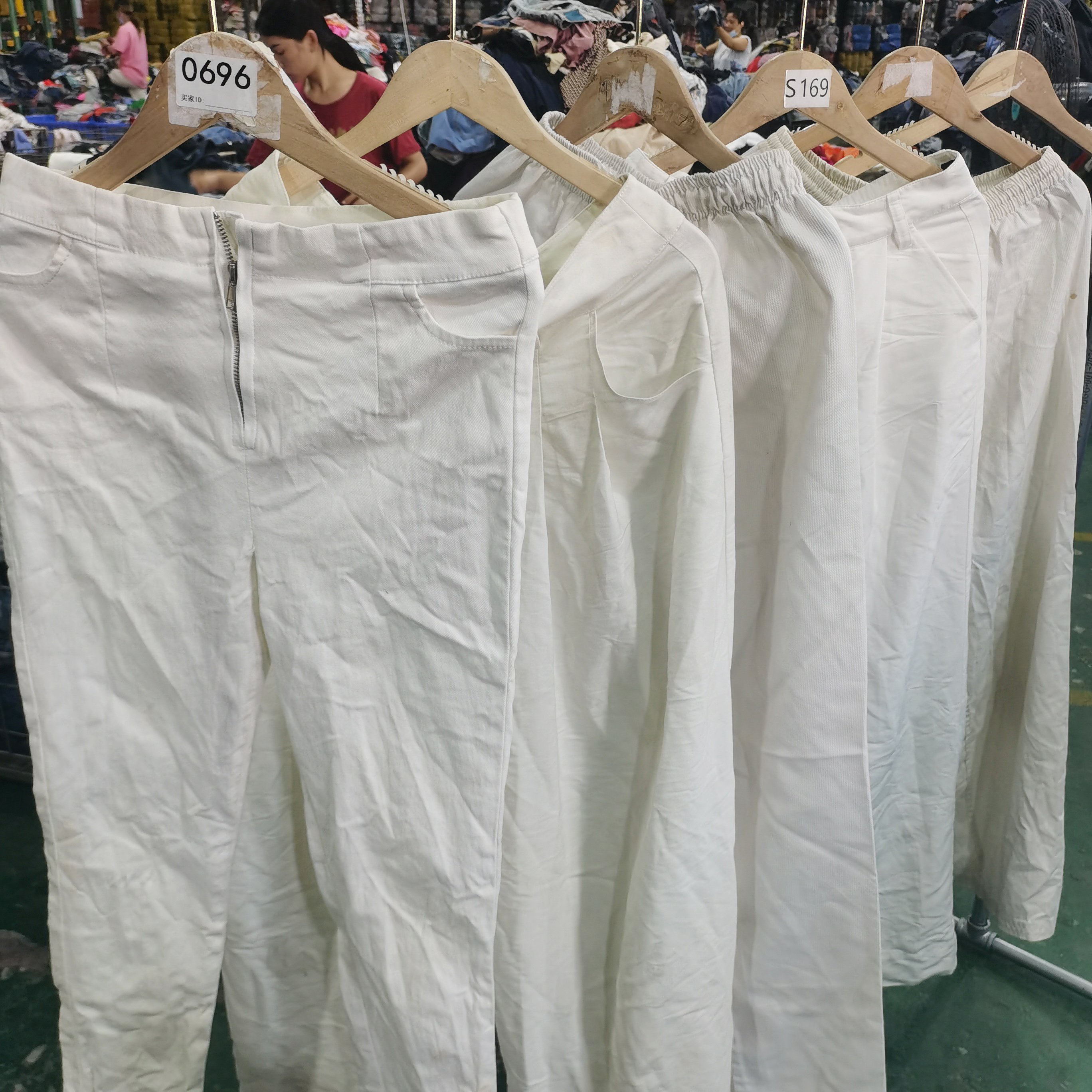 A+ Used Bales Women Clothes Wide Leg Jeans Bale Thrift White Cotton Jacket Summer Tops Long T-shirts