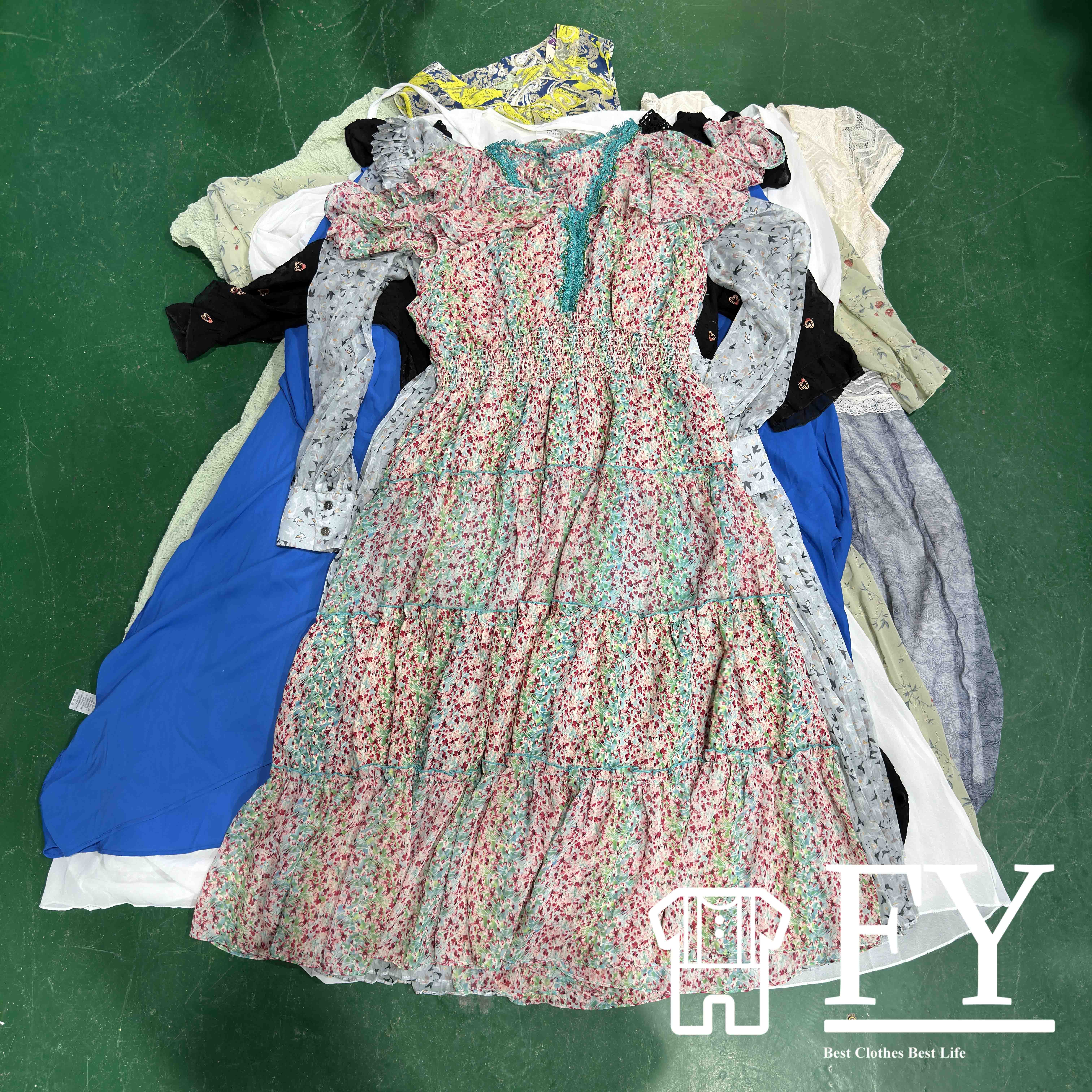 FengYang Used Clothes Bales Silk Dress for Women Girl Adult Sort A Ukay Clothes Second Hand Clothes Factory Outlet