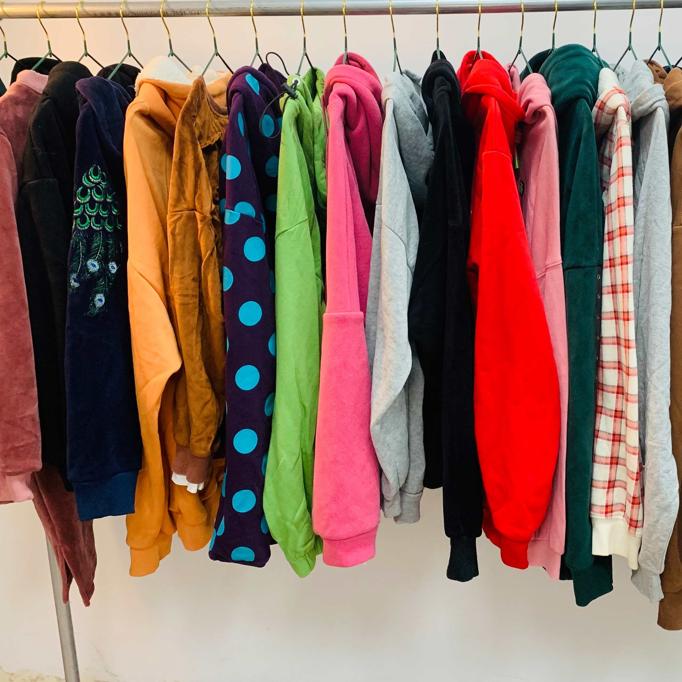 Bundled second-hand hooded sweatshirt used hoodies second hand clothing used clothes bales