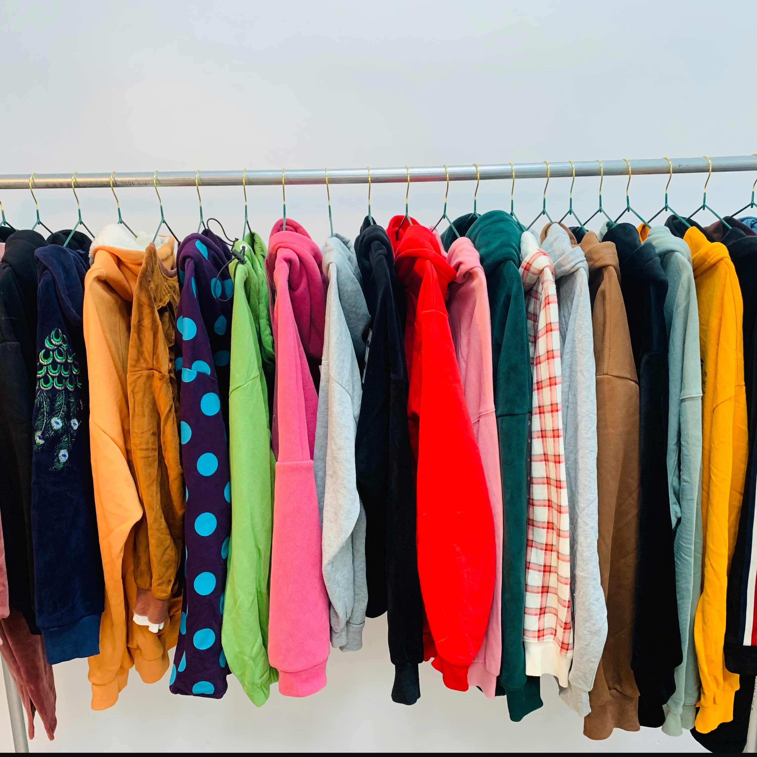 Bundled second-hand hooded sweatshirt used hoodies second hand clothing used clothes bales