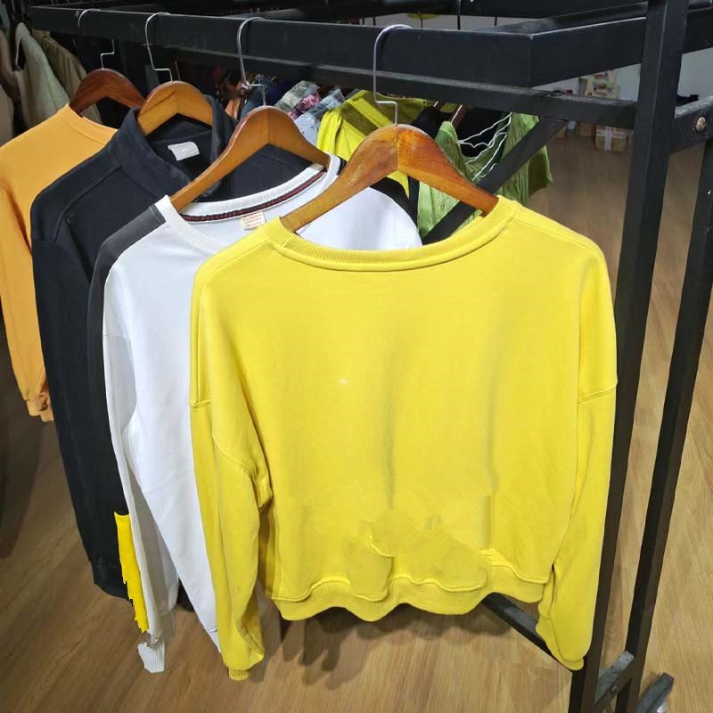 old clothes used clothes second hand short t-shirt for ladies at affordable price