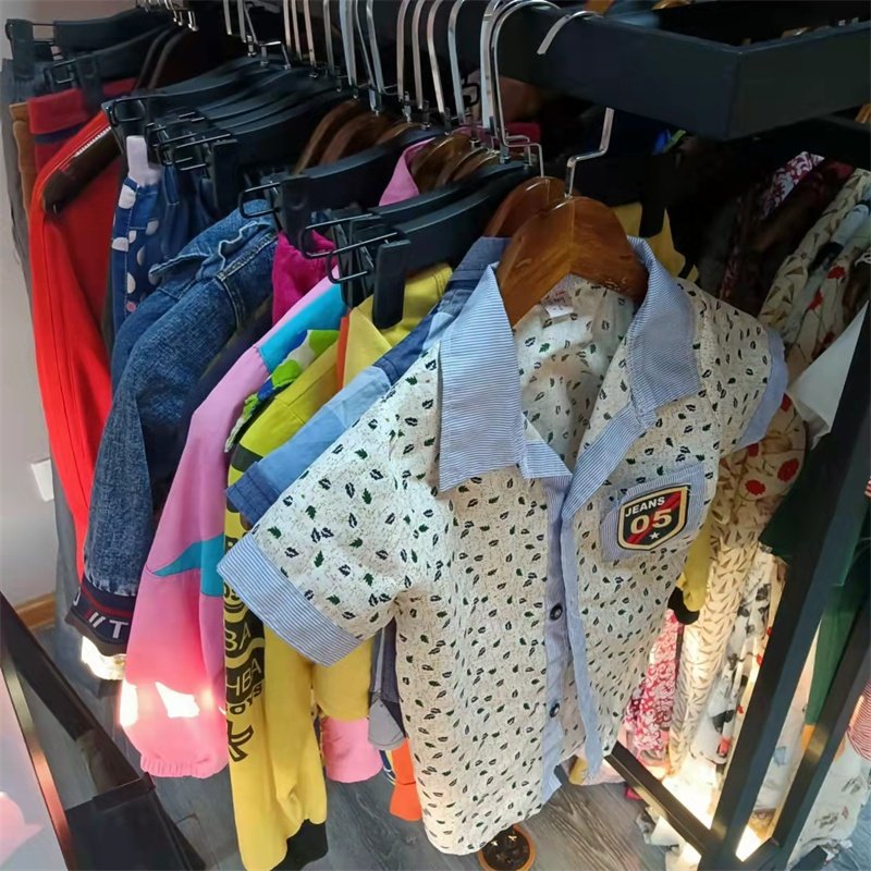 Ukay ukay Supplier White Korean Tees Bales Used Clothes With Shoes Stock