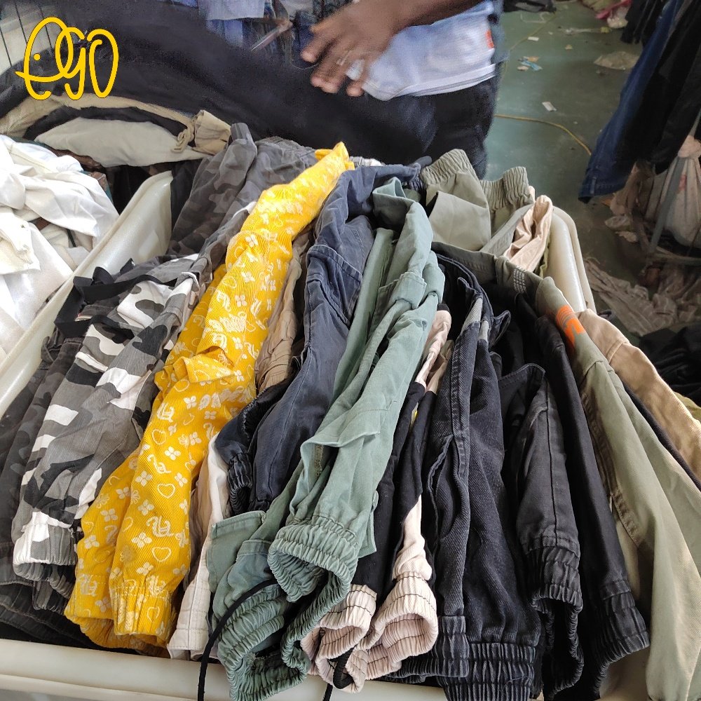 used clothes Mixed colorful men cropped trousers used clothing second hand clothes Turkey cargo friperiec