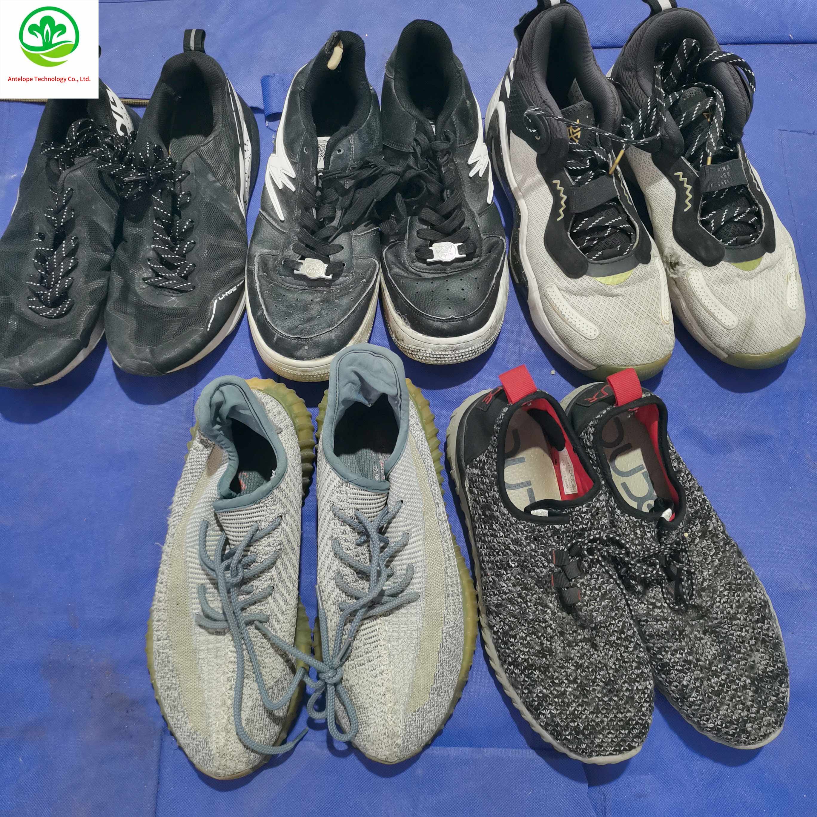 Comfortable and stylish used sneakers casual sports shoes for men low price mix sizes and colors casual shoes