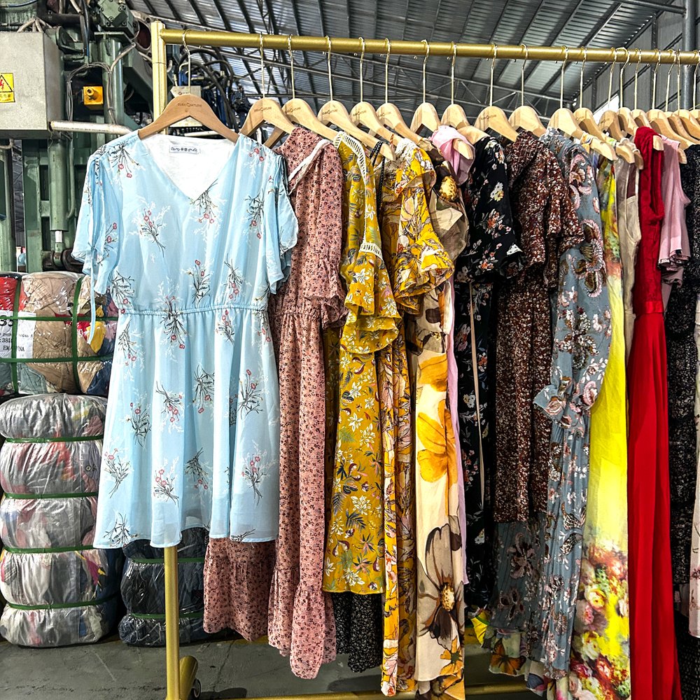 High Quality Used Lady's Silk Dress Long and Short Mixed Assorted Vintage Summer Clothes Trendy Thrift Wholesale Bales