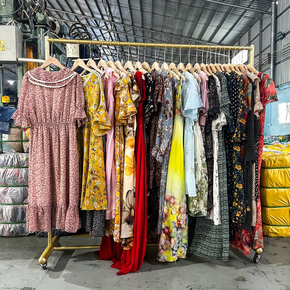 High Quality Used Lady's Silk Dress Long and Short Mixed Assorted Vintage Summer Clothes Trendy Thrift Wholesale Bales