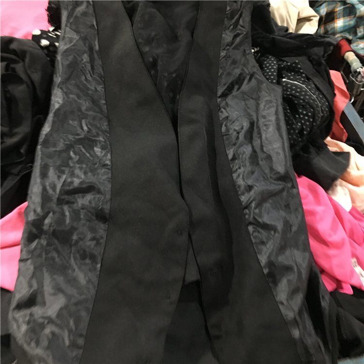 shining summer wholesale African market used clothes and used bags in 90kg bale for sale