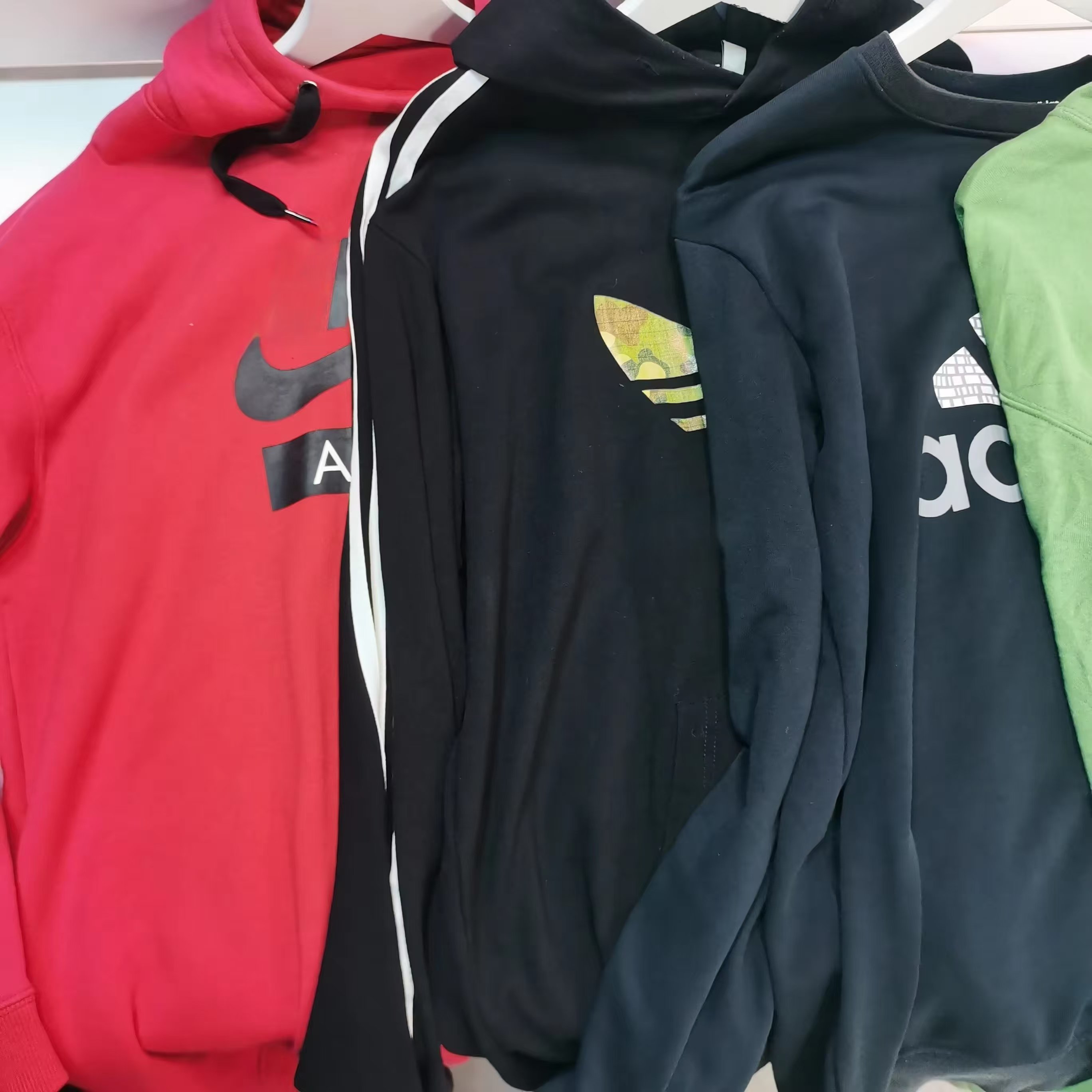 Wholesale men hoodies sweatshirts 2023 used clothes branded hoodie sweater bales second hand clothes
