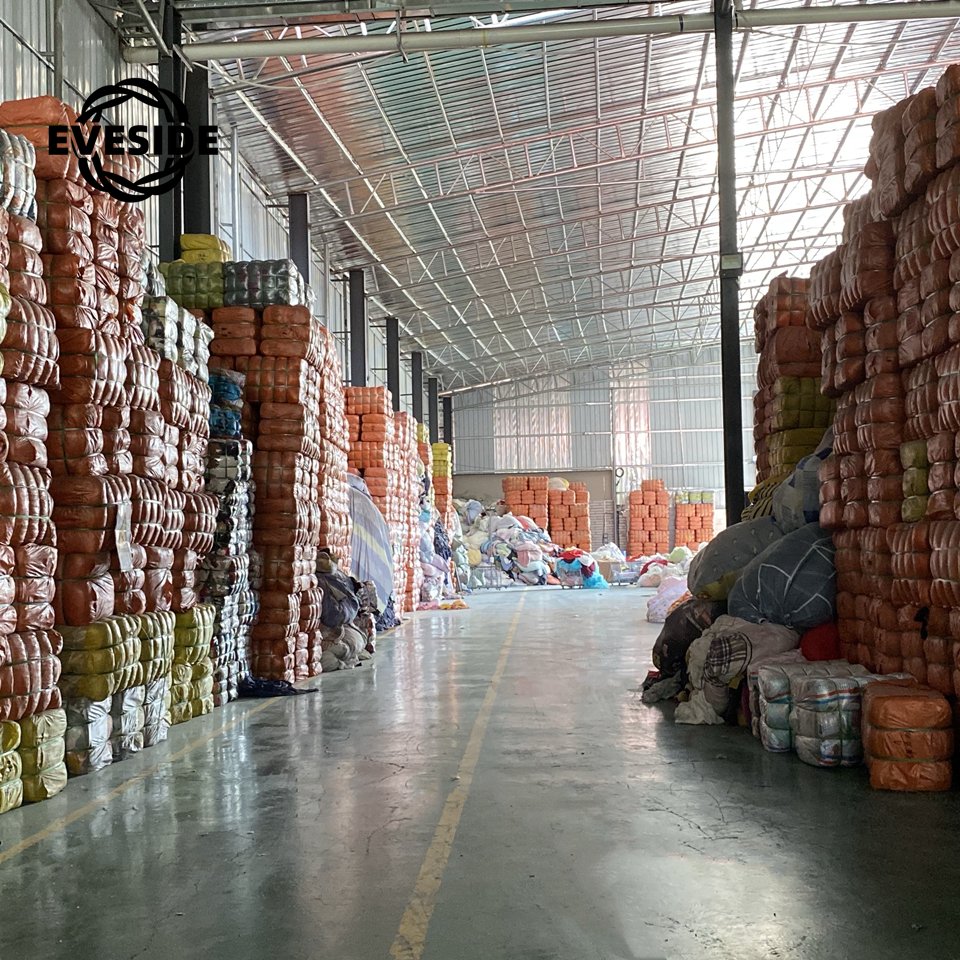 Factory wholesale A Grade Used Clothes Bale Second Hand Clothes Women And Men And Children Winter Used Clothes