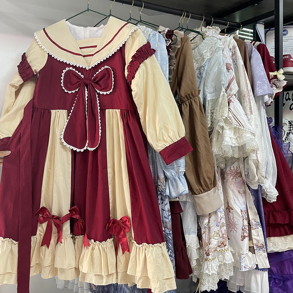 Wholesale of second-hand maid attire second-hand Lolita attire used Japanese style bags used clothing