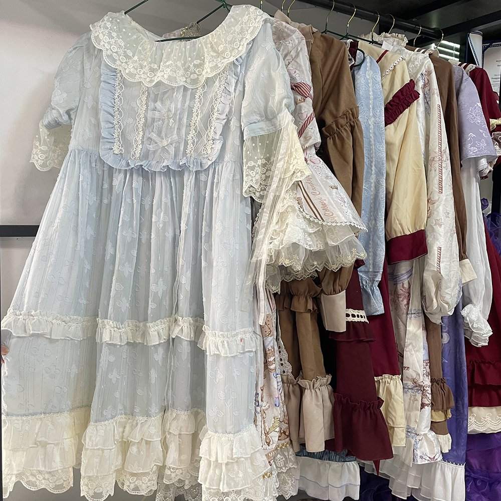 Wholesale of second-hand maid attire second-hand Lolita attire used Japanese style bags used clothing