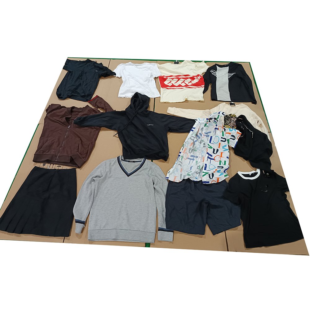 Second Hand Clothes Wholesale Brand Original Clothing Ukay Bales Used Clothing Designer Brand Hoody T-shirt Mixed Cloth Bales