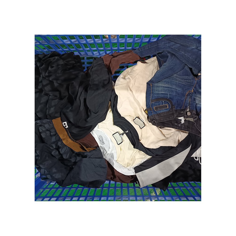 Second Hand Clothes Wholesale Brand Original Clothing Ukay Bales Used Clothing Designer Brand Hoody T-shirt Mixed Cloth Bales