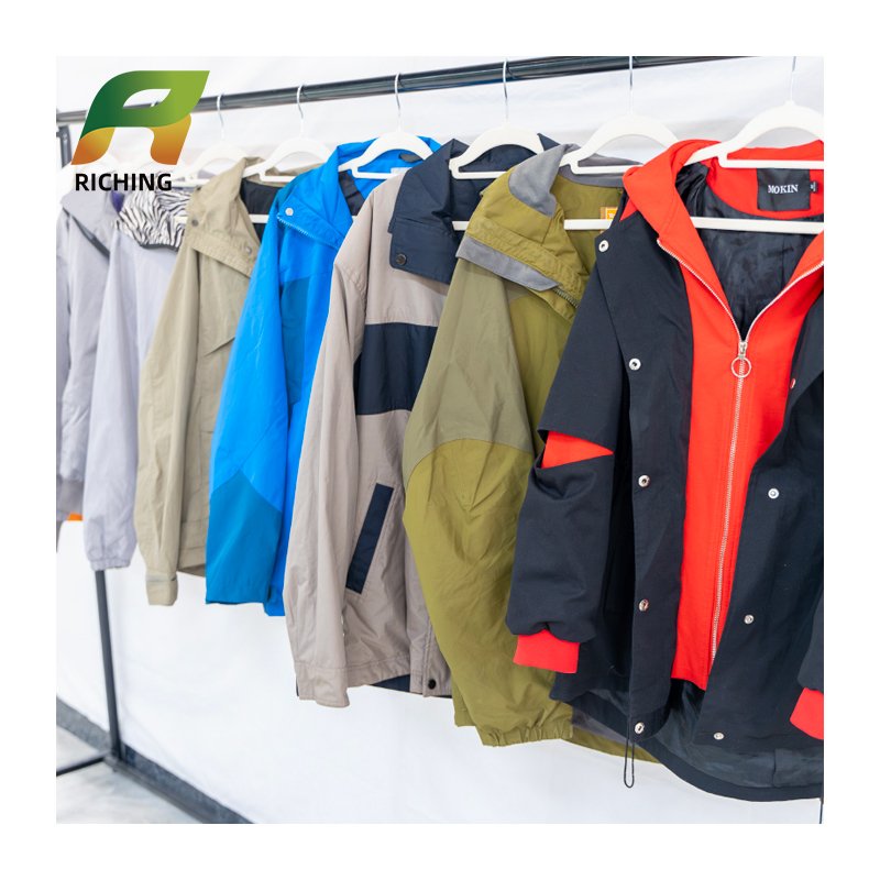 Wholesale stock cheap germany bale EU grade winter hoodie jacket cremi used clothes italy for Second hand shop